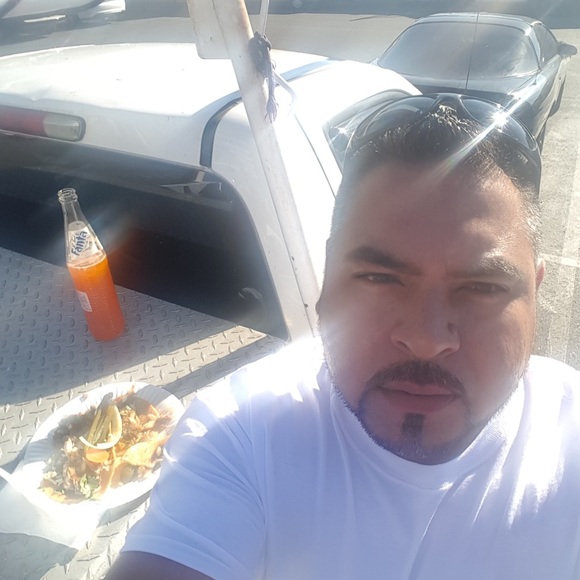 Meet your Posher, Enrique - Picture 3 of 8